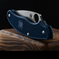 Spyderco UK Penknife Lightweight Dark Blue CPM SPY27