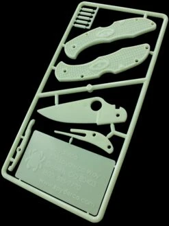 Spyderco Glow In The Dark Knife Kit