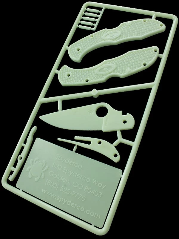 Spyderco Glow In The Dark Knife Kit 3 Spyderco Glow In The Dark Knife Kit